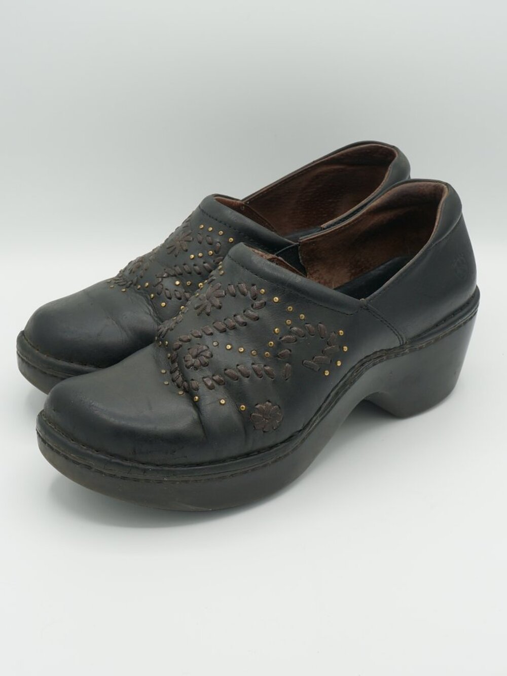 Ariat Women's Black Leather Floral Studded Slip-On Clogs Mules Size 8 B